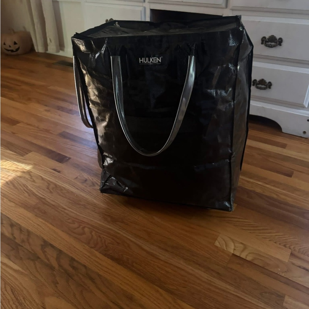 Hulken Black Travel Bag for Women